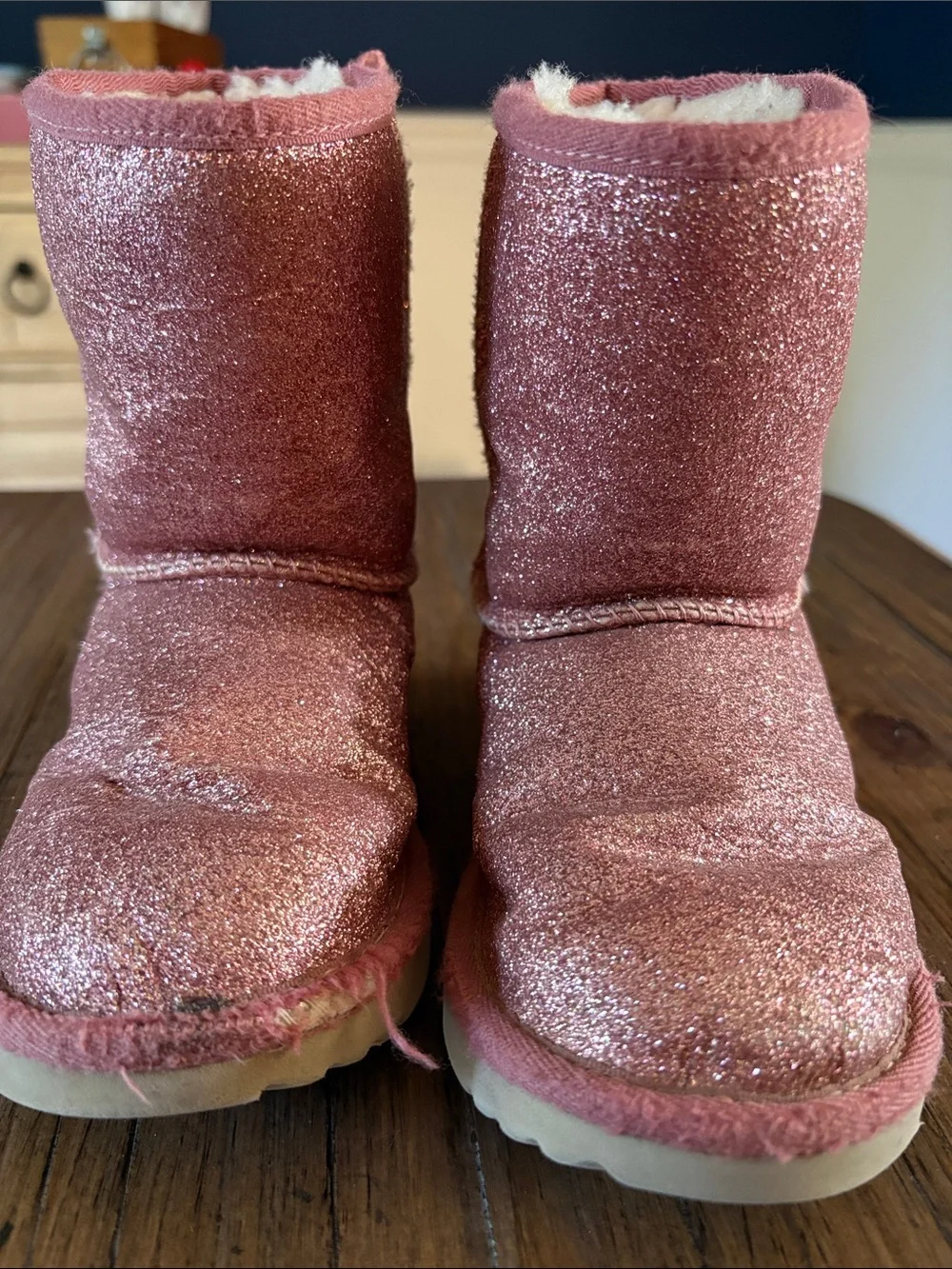 UGG shimmery rose